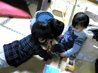 080102甥3人.jpg