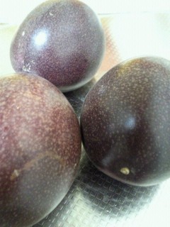 100727passionfruits.jpg